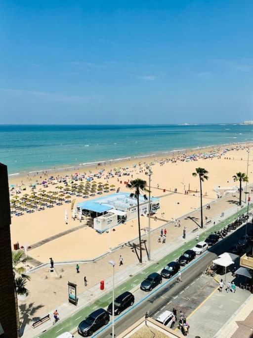 Apartamento A Pie De Playa. Cádis Exterior foto